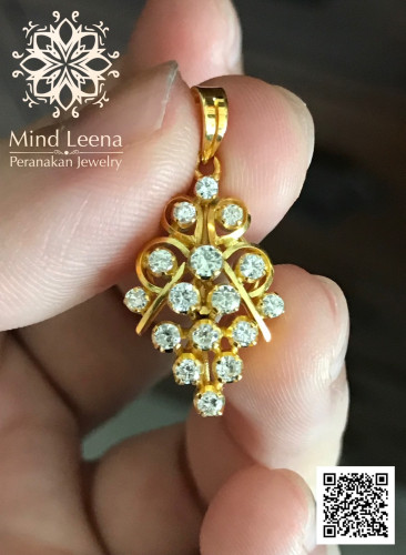 จี้เพชรพวงองุ่นโบราณ อายุเกิน 70 ปี เพชรขาวสวย งาน peranakan nyonya jewelry