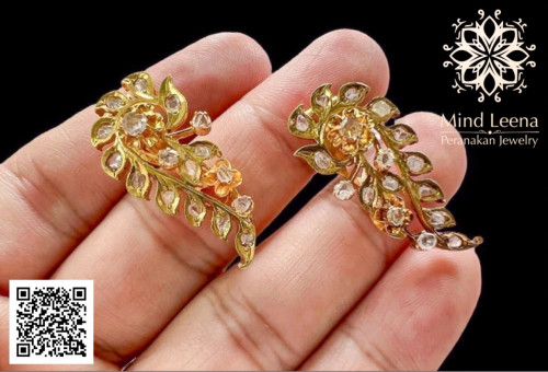 ต่างหูเพชรซีกโบราณ (ซุมบังอินตัน) ต่างหูเพชรซีกหางหงษ์ฉลุลายช่อดอกไม้อ่อนช้อย สวยงามจริงๆค่ะ