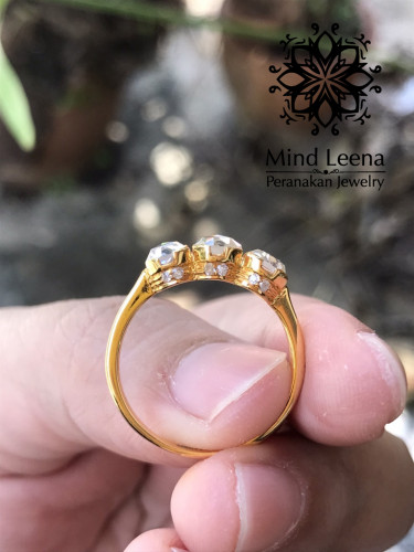 แหวนเพชรลูกโลกโบราณ 1