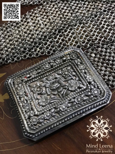 เข็มขัดเงินประดับลวดลายดอกไม้ งานโบราณ 2