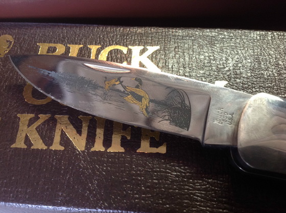 มีดพับคัสตอมเกรดสะสม BUCK KNIFE Custom 500 etched blade -Ducks in flight 2