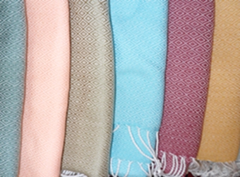 ผ้าคลุมไหล่หรือพันคอผ้าฝ้ายทอมือลายลูกแก้ว 6