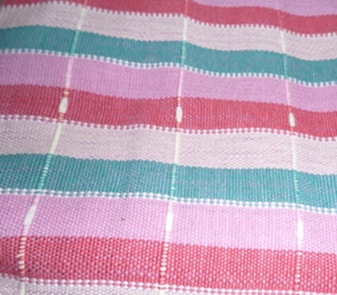 สีและลายผ้าฝ้ายทอมือ 79