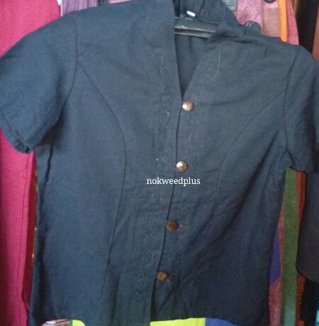 เสื้อผ้าฝ้ายปักลายดอกที่คอเสื้อกระดุมเงิน 3