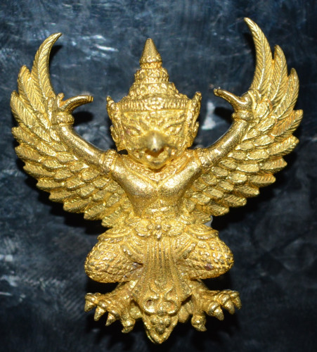 พญาครุฑนารายณ์พลิกแผ่นดิน เนื้อทองเหลือง อาจารย์เปลี่ยน หัทยานนท์ 2562