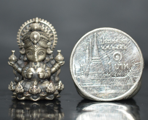 พระแม่ลักษมี เทพีแห่งความรัก เนื้อไวท์บรอนซ์นมซาติน หลวงพ่อวิจิตร สำนักปฎิบัติธรรมพุทธบูชา 2568 2