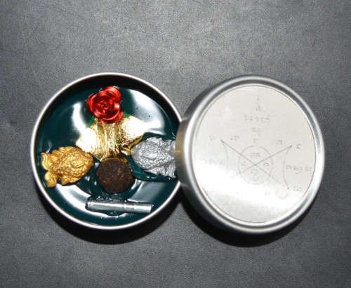 สีผึ้งจินดามณี พญามนต์มหาโภคทรัพย์ หลวงตาออ วัดช่องแค 2569