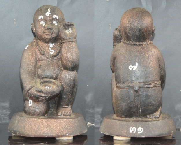 ตุ๊กตาทอง ( พี่เป้ ) ขนาดบูชา เนื้อปูนอุดผงอาถรรย์ ปู่บุญมา พุมมาลี 2553