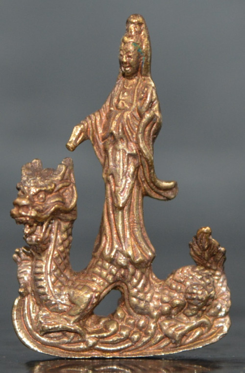 เจ้าแม่กวนอิมยืนมังกร เนื้อสัมฤทธิ์รมดำ พิมพ์เล็ก รุ่นอายุยืน หลวงปู่คีย์  วัดศรีลำยอง 2556