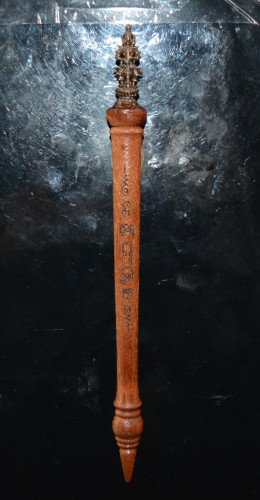 ไม้ครูหัวท้าวเวสสุวรรณ ไม้โบสถ์เก่าโบราณ รุ่นบูชาครู หลวงปู่แก้ว วัดแก่งดินสอ 2567