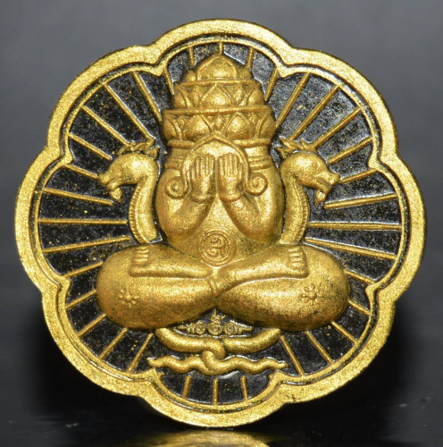 จตุคามรามเทพ ปิดตาพังพะกาฬ เนื้อผงว่านสีดำปัดทอง รุ่นหลักเมืองพุทธาคมเขาอ้อ 2549