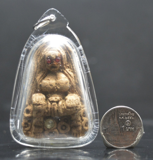 แม่มณีสวาท เนื้อว่านเสน่ห์ผสมดินป่าช้า พิเศษ พระอาจารย์ศุภสิทธิ์ วัดบางน้ำชน 2555 1