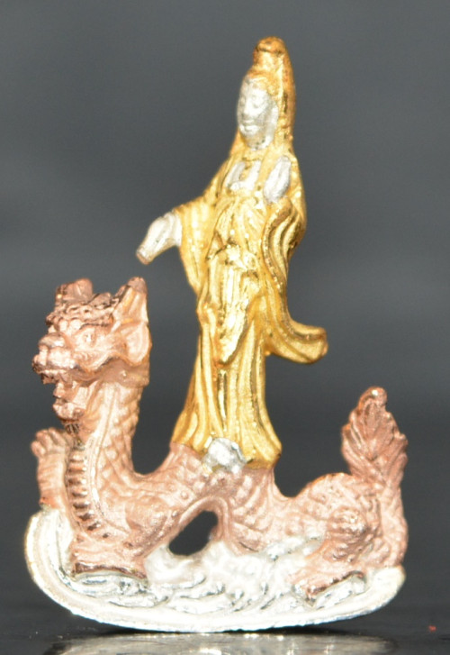 เจ้าแม่กวนอิมยืนมังกร เนื้อสัมฤทธิ์ชุบ 3 กษัตริย์ พิมพ์เล็ก รุ่นอายุยืน หลวงปู่คีย์  วัดศรีลำยอง 255