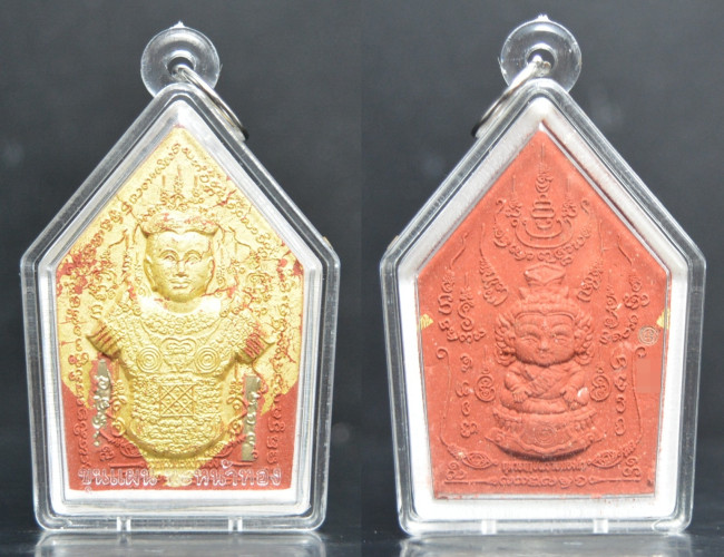 ขุนแผนนะหน้าทอง เนื้อผงว่านไก่แดงปิดทอง ตะกรุด 2 ดอก ครูบาสุบิน สุเมธโส 2554