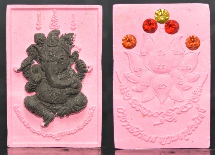 พระพิฆเนศ เนื้อผงพุทธคุณ  อาจารย์วีรเทพ ญาณครูประสิทธ์ 2556