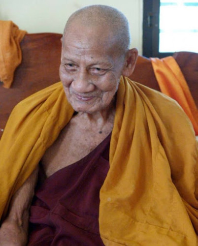 หลวงปู่ทวด + พ่อท่านเอื้อม เนื้อผงว่านปิดทอง พ่อท่านเอื้อม วัดบางเนียน 2552 3