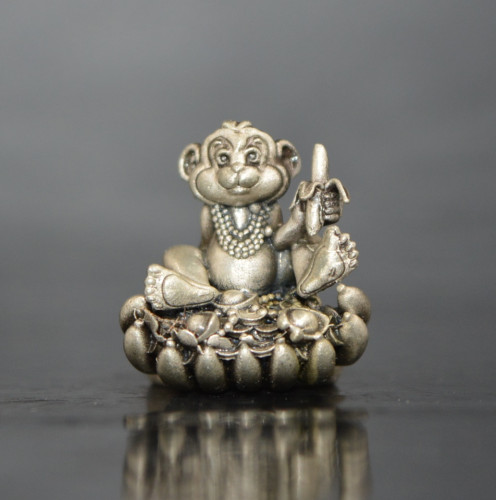 ลิงกินกล้วย เนื้อสัมฤทธิ์ชุบซาติน หลวงปู่เล็ง วัดหนองแก 2565