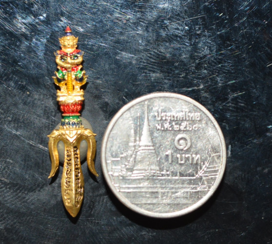 ตรีศูลพระเวส เนื้อบรอนซ์ชุบทองลงยา หลวงพ่อเพ็ชร์ วัดบ้านไร่ 2567 1