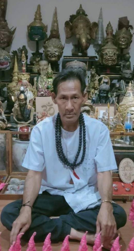 น้ำมันชีวะกลืนจิต อาจารย์พรต สำนักปู่เสน่ห์โคบุตร 2559 1