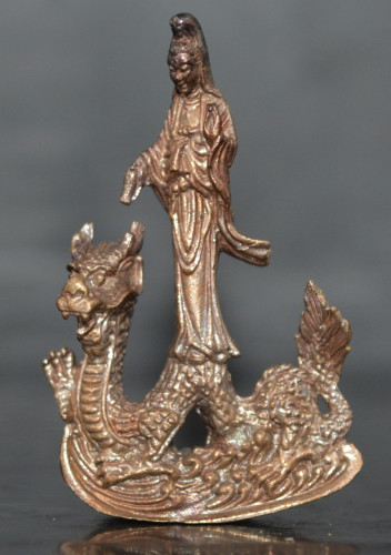 เจ้าแม่กวนอิมยืนมังกร เนื้อสัมฤทธิ์รรมดำ พิมพ์ใหญ่ รุ่นอายุยืน หลวงปู่คีย์  วัดศรีลำยอง 2556