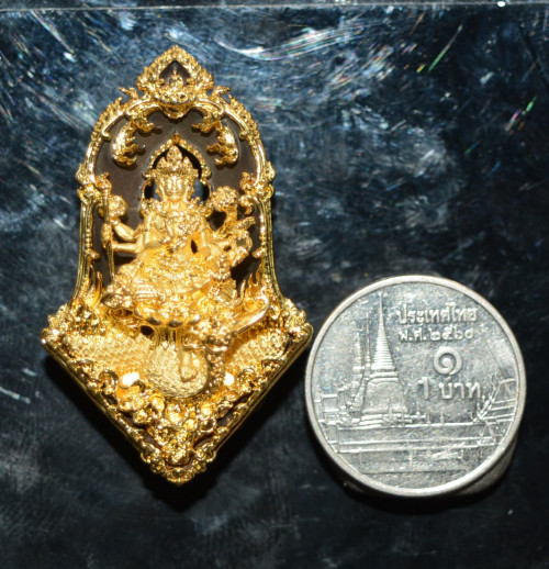 เหรียญจำปีท้าวมหาพรหม เนื้อขันลงหินลงทอง หลวงปู่นิ่ม วัดพุทธมงคล 2567 1