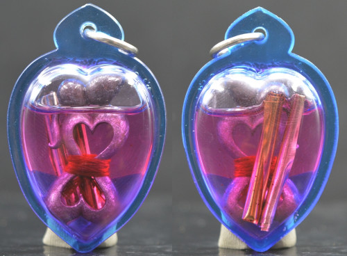 อิ้นคู่สุดสวาท เลี่ยมด้วยน้ำมันว่านเสน่ห์สาวหลง เนื้อทองแดงรมดำ หลวงตารวม วัดโคกสำราญ 2561