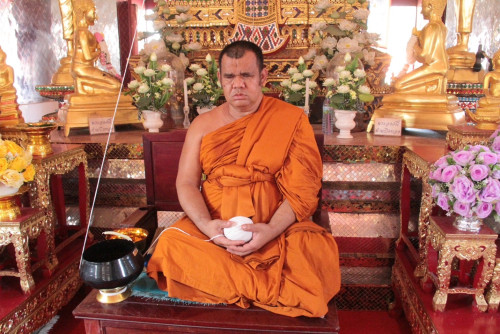 สีผึ้งมหาเสน่ห์ มหาเมตตา หลวงพ่อยงยุทธ วัดตะเคียน 2567 8