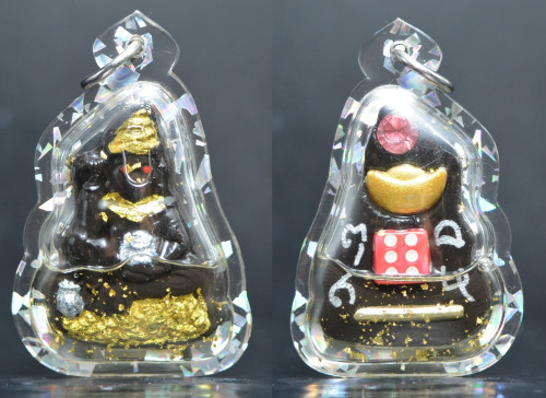 พ่องั่งเหนือดวง มนต์เขมร เสน่ห์ล้านนา เนื้อผงเสน่ห์สีดำเลี่ยมน้ำมันเสน่ห์ พระอาจารย์ป้อม วัดสหกรณ์ทุ