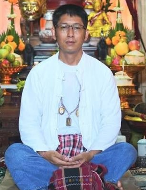 ดาวเคียงเดือน (ดวงดาวในดวงใจ) พ่อครูสังข์ทอง เมืองลี้ 2