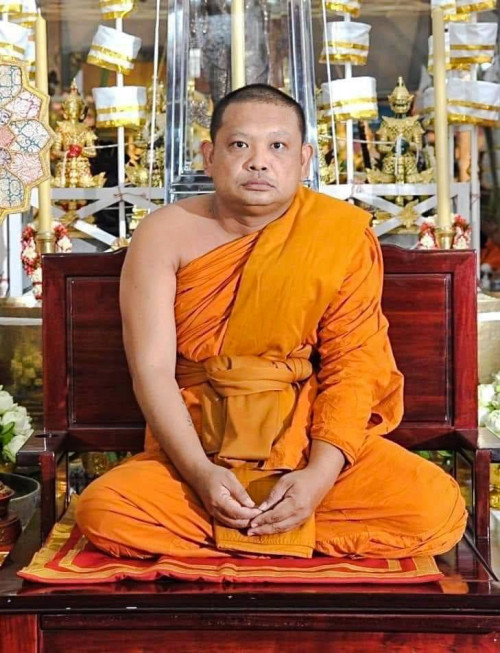 พญาลูกเจี๊ยบ เนื้อชนวนผิวไฟ พระครูปืน วัดลาดชะโด 2568 4