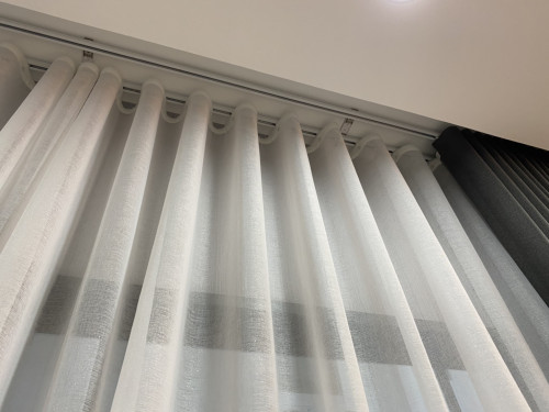 รางม่านลอนเทปผ้า Snake 1