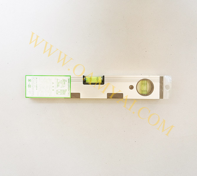 ระดับน้ำอลูมิเนียมพร้อมแม่เหล็ก ขนาด 18 นิ้ว (450 มม)  KOD (ญี่ปุ่น) 1