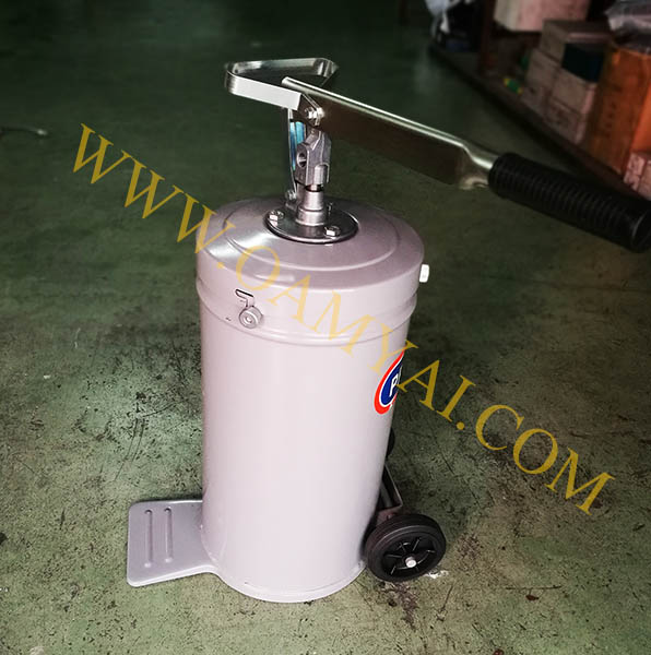 ถังอัดจารบีแบบมือโยก ขนาด 16 กก.PRESSOL 2