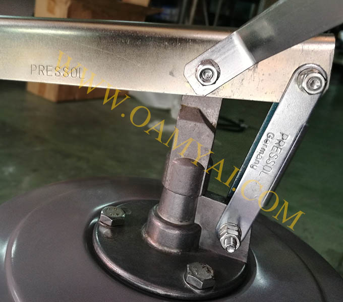 ถังอัดจารบีแบบมือโยก ขนาด 16 กก.PRESSOL 4