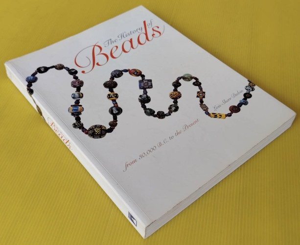 Amazon.co.jp: The History of Beads: From 30,000 B.C. to the