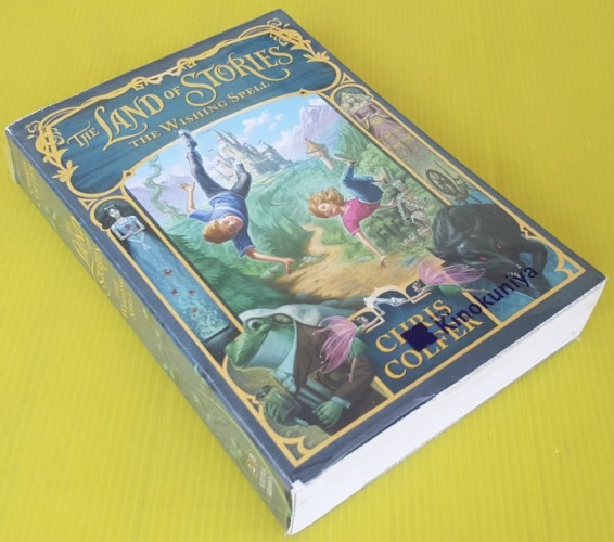 THE LAND OF STORIES : THE WISHING SPELL BY CHRIS COLFER