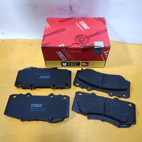 ผ้าเบรค หน้า Toyota VIGO วีโก้ แชมป์ 4x4 ยี่ห้อ TRW ผ้าดิสเบรค DB2221 1
