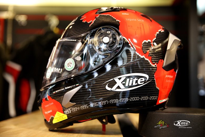 หมวกกันน็อค X-LITE X-803 C CHECA CARBON