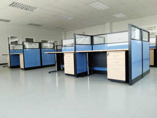 พาทิชั่นกั้นโต๊ะทำงาน แบบครึ่งกระจกขัดลาย 1