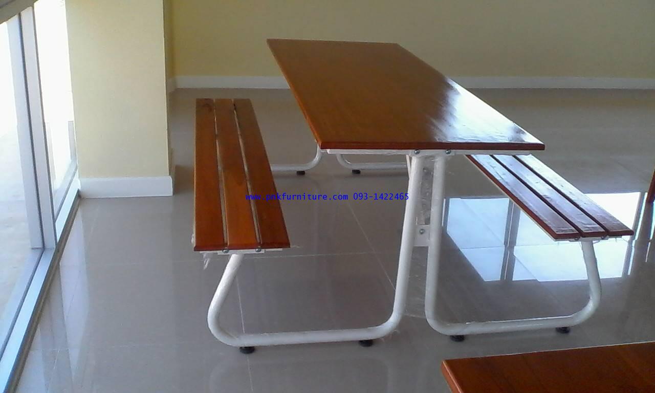 โต๊ะโรงอาหารหน้าไม้สักประกอบเป็นแผ่นเดียว ขา J ที่นั่งไม้ระแนง kkw2-26