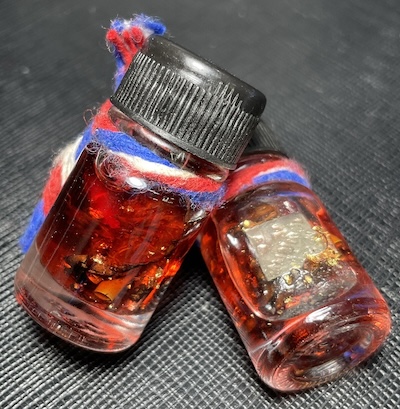 น้ำมันท่องโลกีย์ อาจารย์เจียม ฤทธิ์คง มนต์เสน่ห์เมืองมอญ