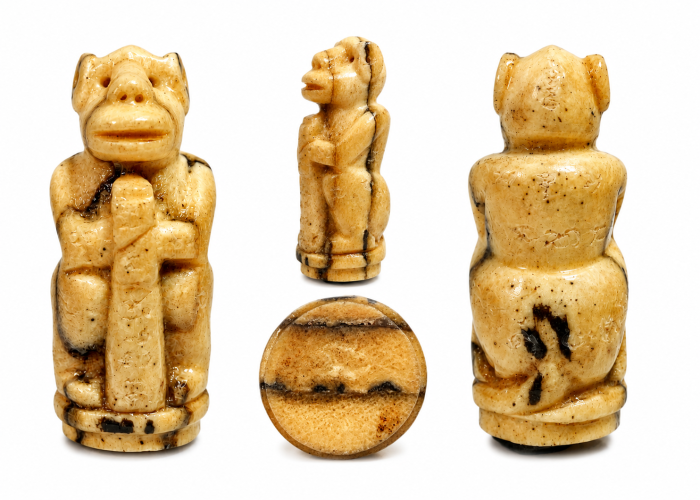 พญาวานร (แกะจากหนังจักรพรรดิพงไพร) Monkey King. (carved from forest emperor hide)