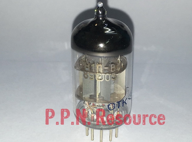 PAIR 6N1P/ ECC88 / 6DJ8 Tubes Novosibirsk PLANT Gold Grid /RHOMBUS/NEW YEAR-68 PAIR 6N1P/ ECC88 / 6DJ8 Tubes Novosibirsk PLANT Gold Grid /RHOMBUS/NEW YEAR-68