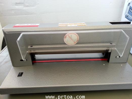 เครื่องตัดกระดาษมือโยกแบบตั้งโต๊ะ ขนาด A3  XD-320A3  และ ขนาด A4  XD 320A4  7500 บาท 1
