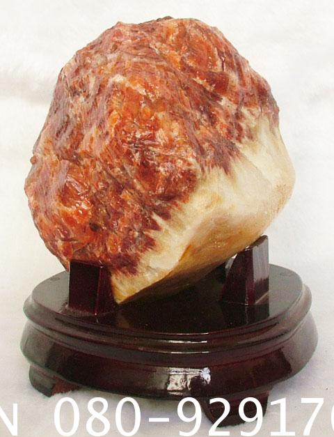 หินเนื้อหมู หรือหินหมูสามชั้น (Pork Stone) เป็นหินธรรมชาติแท้