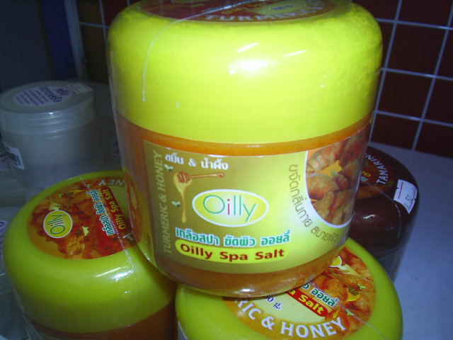 เกลือสปา ขัดผิว ออยลี่ (Oilly Spa Salt) ขมิ้นผสมน้ำผึ้ง