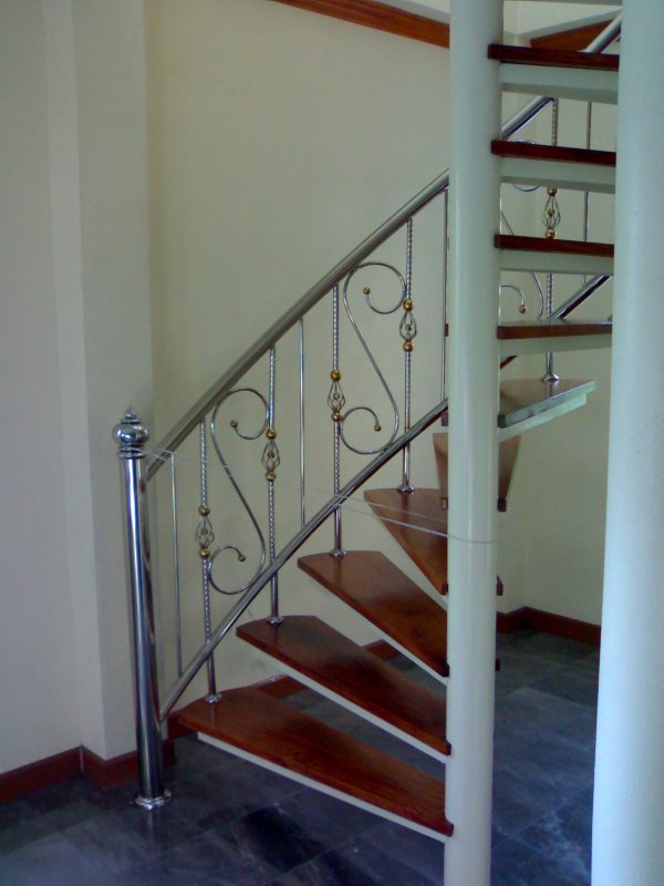 บันไดวนสแตนเลส Stainless Spiral Staircase Railing  หมู่บ้านปรีชา ถ.สุวินทวงศ์(Preecha Villa, BKK