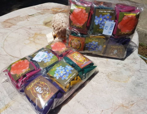 กำยาน บรรจุใส่ถุง ตรานพเก้า  ( ของไทย ) 1