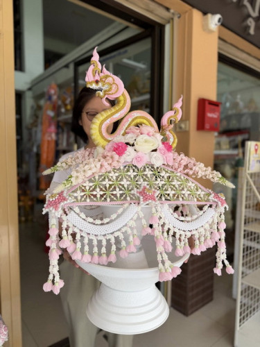 ครอบไตรพญานาคหวานแหวว  ครอบไตรกฐิน  รุ่นร่ำรวยมีตังค์   พญานาค 9 เศียร 