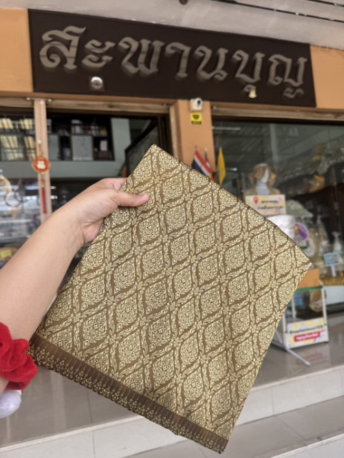 ผ้านุ่งนาค ผ้าถุงนาค ผ้าลายไทย มีหลายสี บวชนาค ใส่กับเสื้อนาค 4